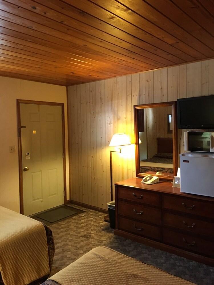 Love Hotels Western Holiday By Oyo At Harlan Lake Ne Alma Exterior foto