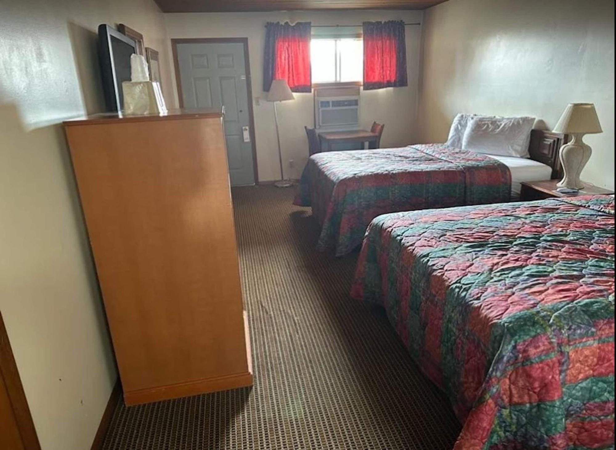 Love Hotels Western Holiday By Oyo At Harlan Lake Ne Alma Exterior foto