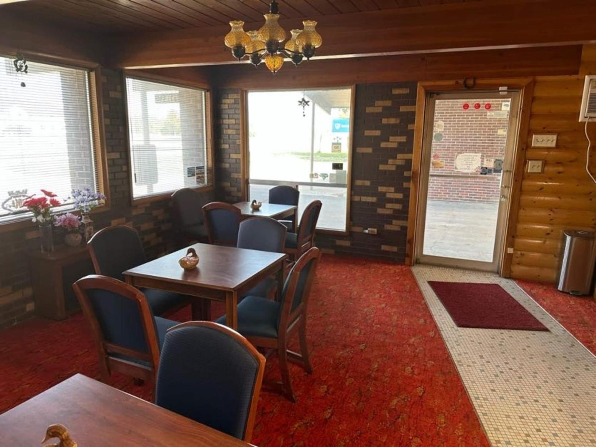 Love Hotels Western Holiday By Oyo At Harlan Lake Ne Alma Exterior foto